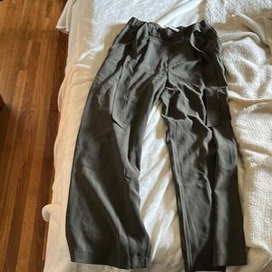 Size 12 LuLulemon Commuter Pant